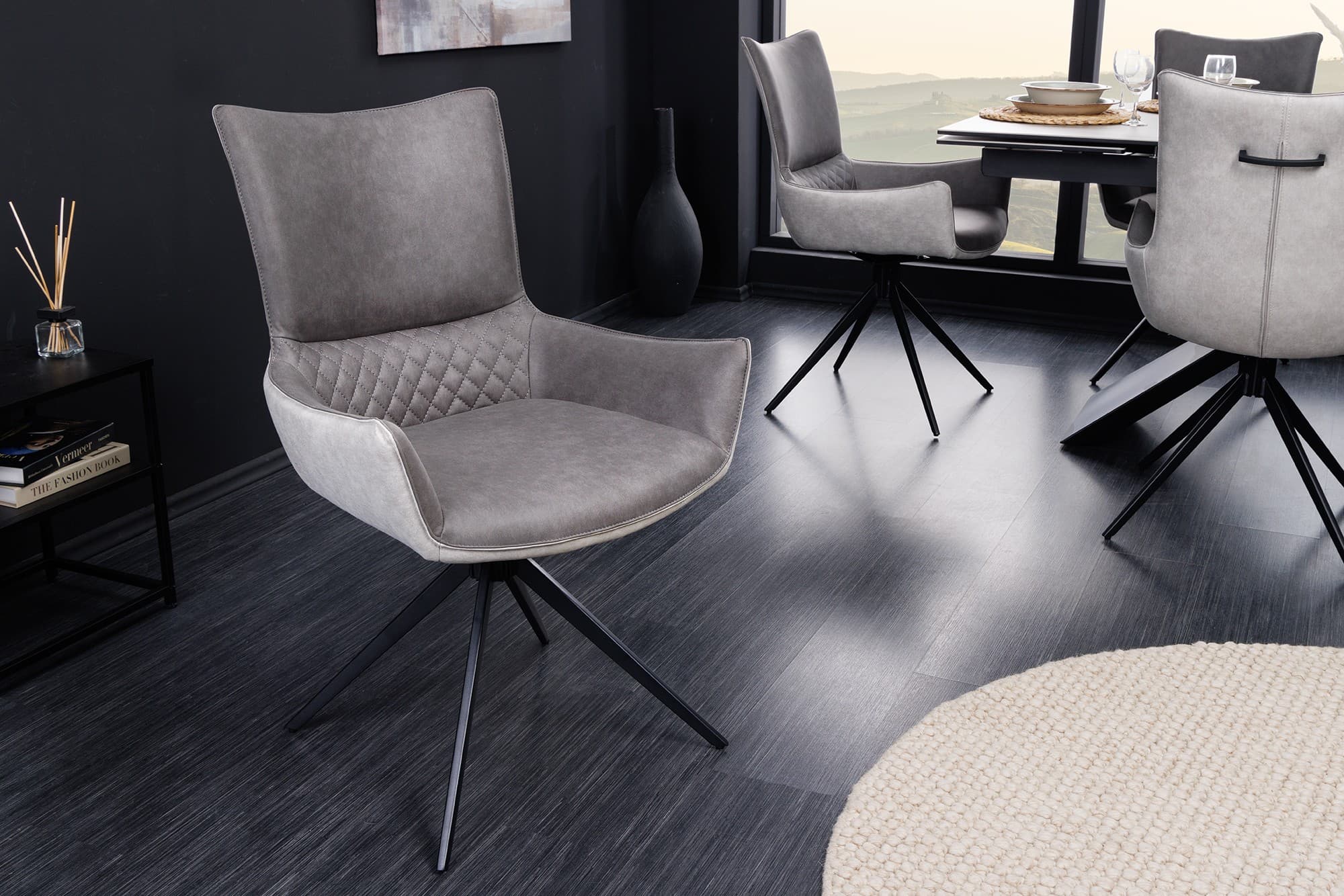 Designové jídelní křeslo Loren provedení s opěrkami a překříženýma nohama 89cm