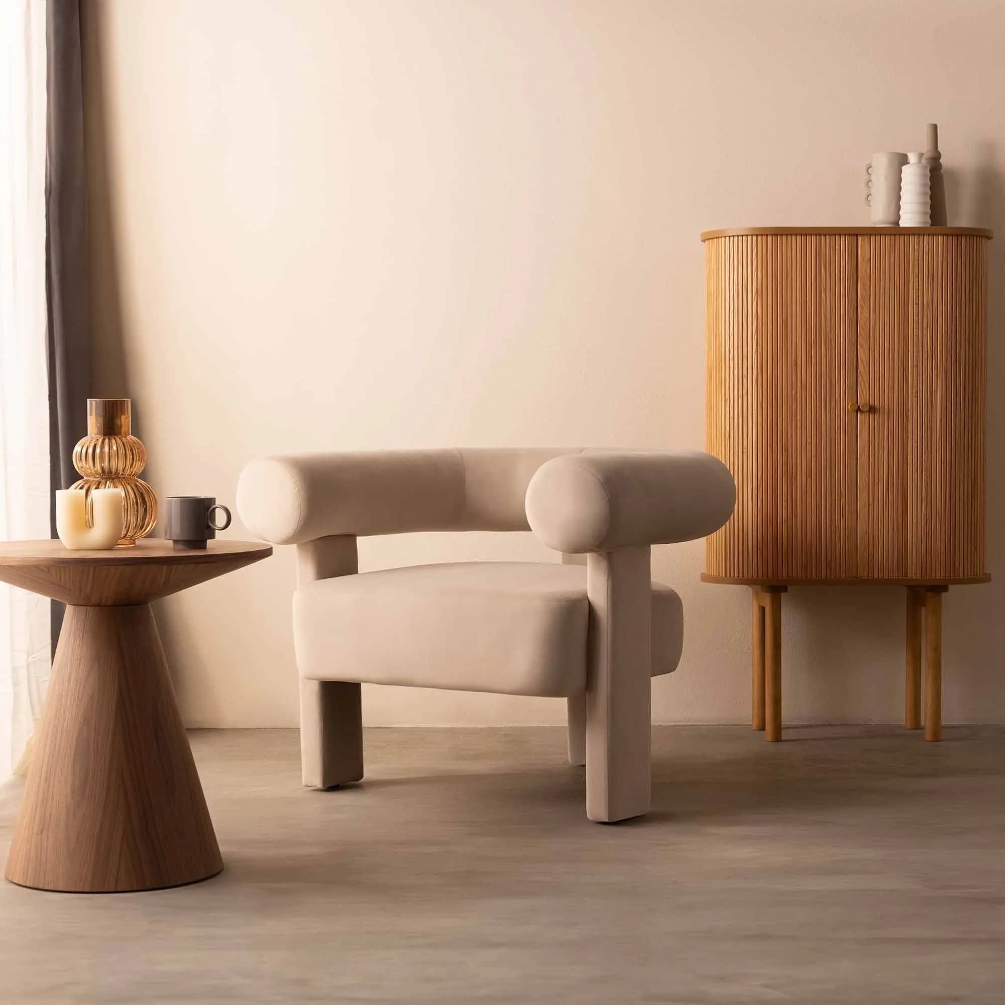 Designové sametové křeslo Hella, Světle béžové 2