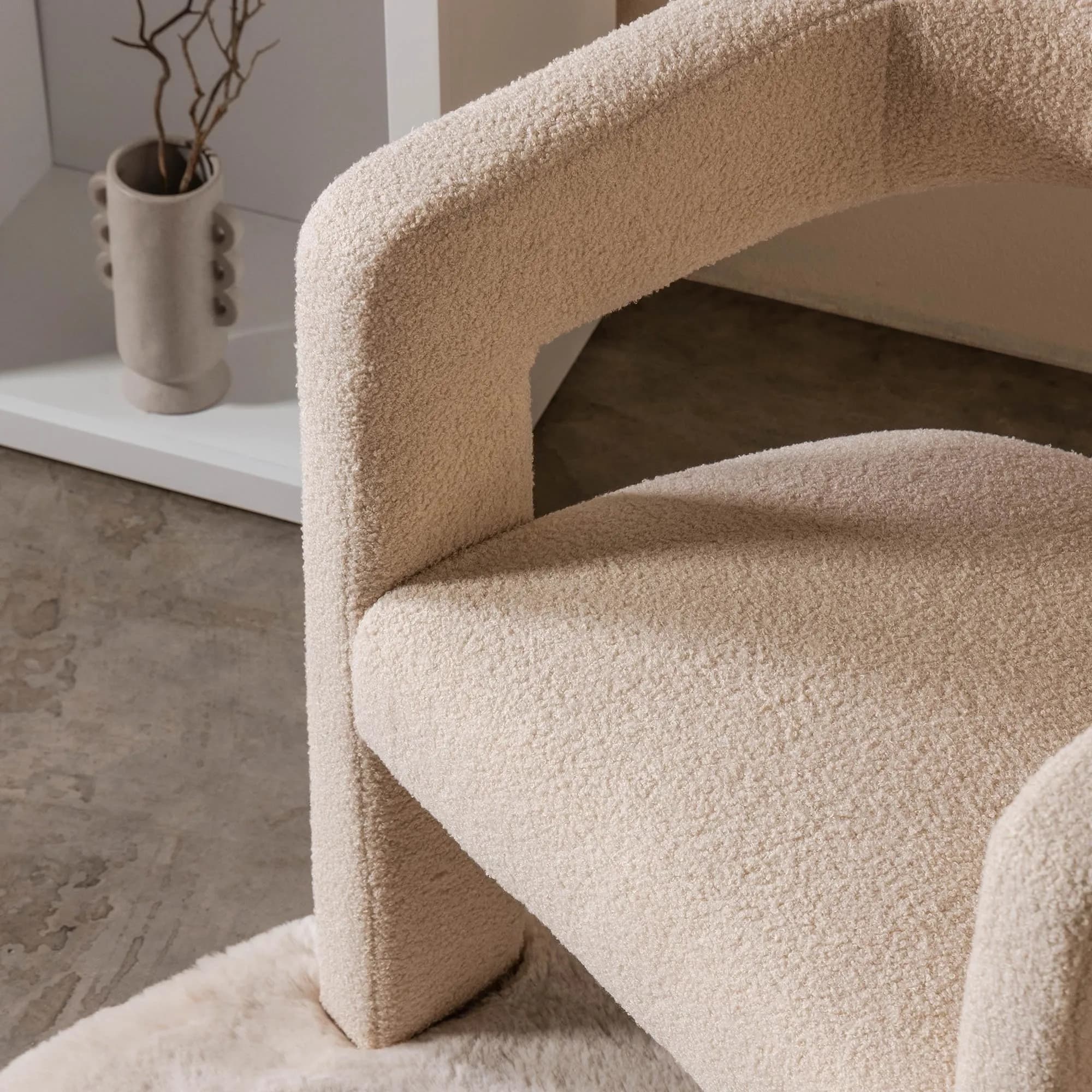 Designové křeslo Lory bouclé, Béžové 6