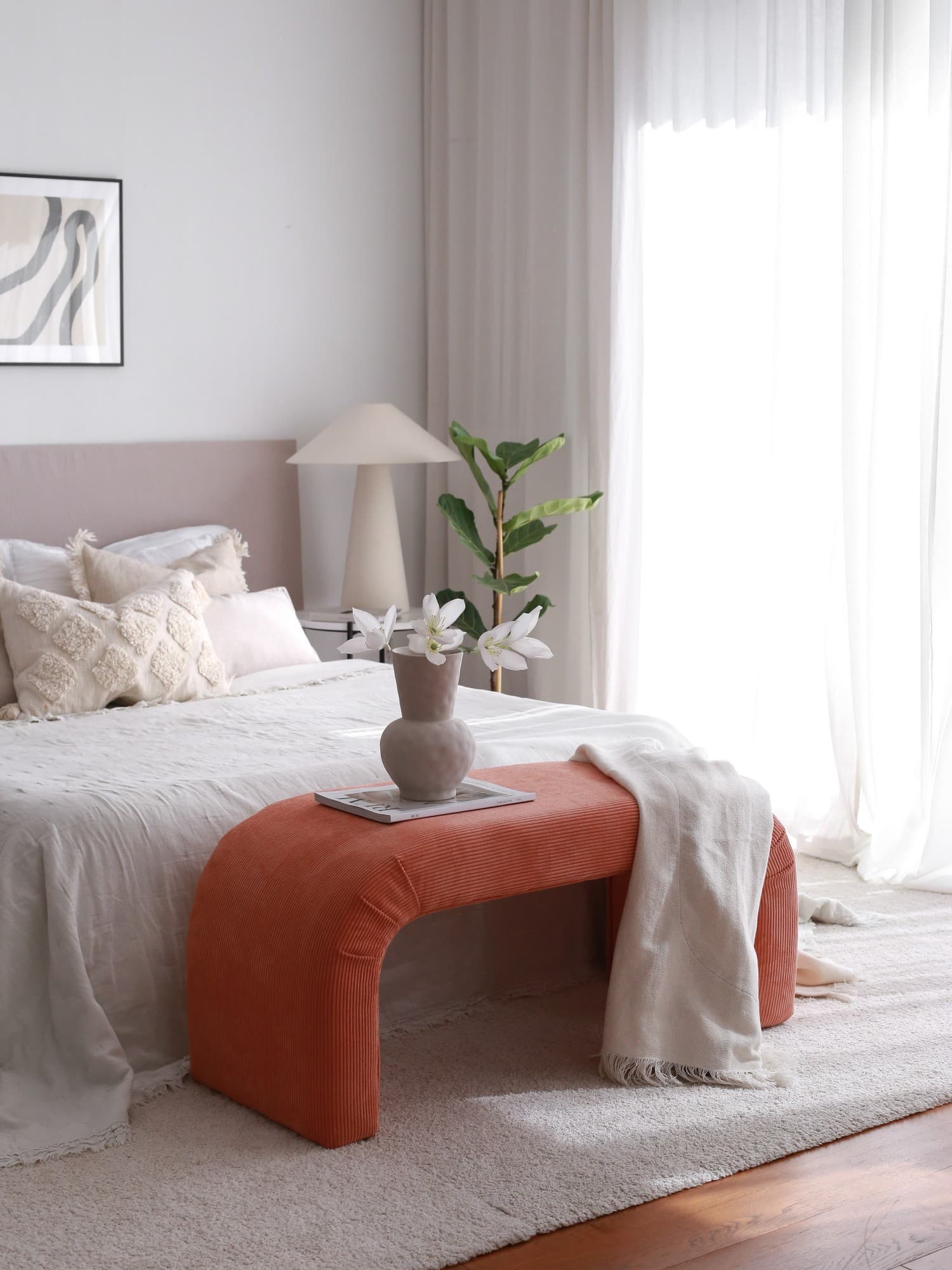 Taburet NU Bench korálový, š 106 × hl 46 × v 45 cm 4