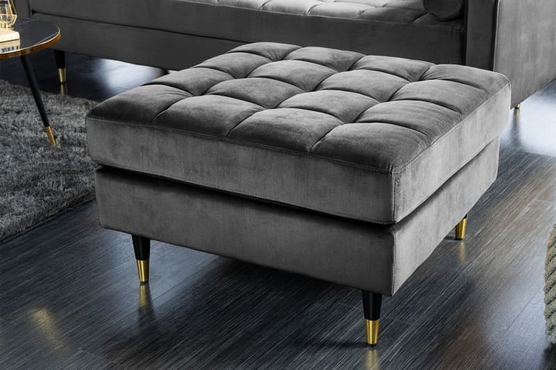 Designová moderní taburetka Nefertiti čtvercového tvaru s prošívaným čalouněním ze sametu 80cm